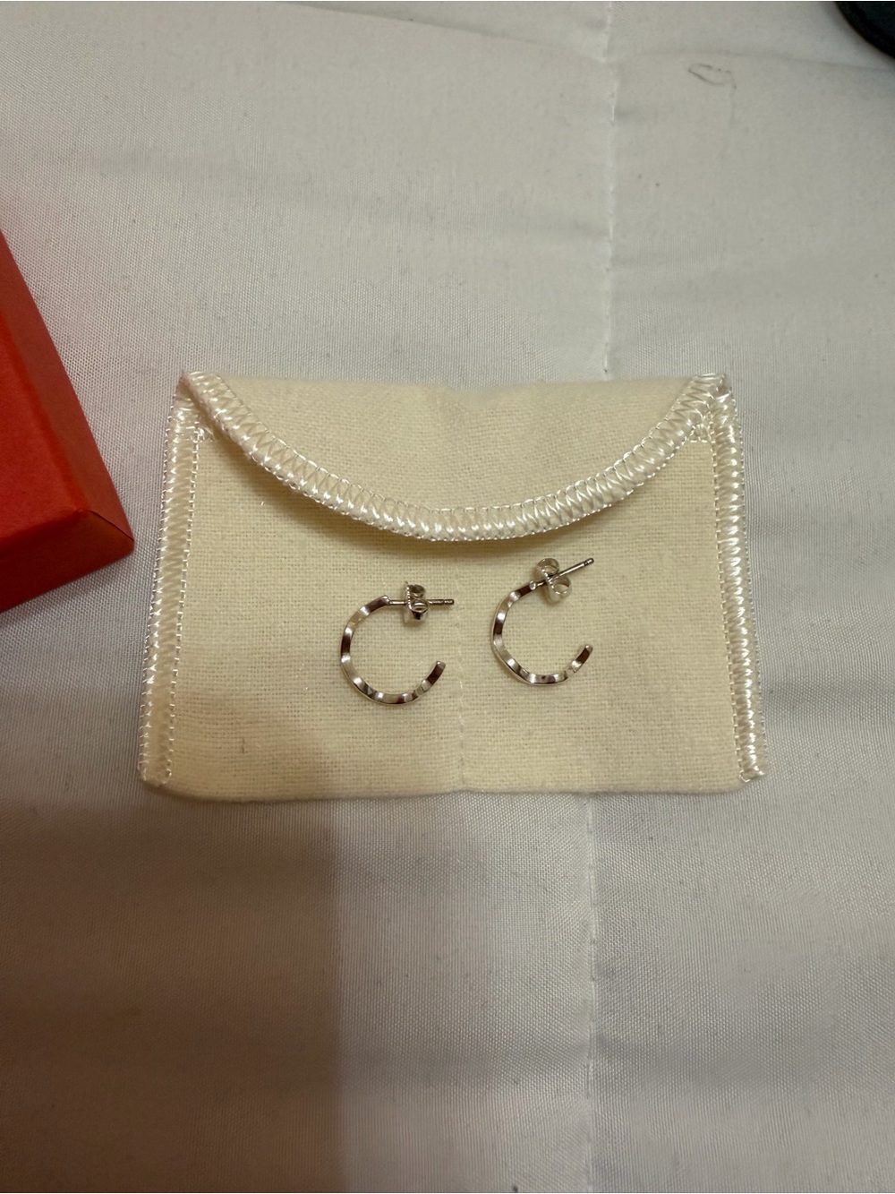 NWT James Avery Silver Squiggle Hoop Earrings - Picture 2 of 5